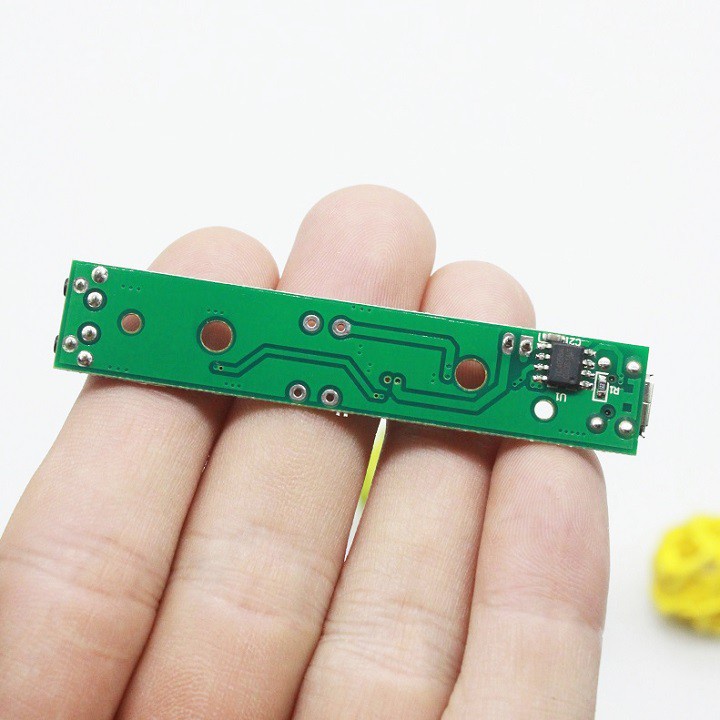 Mạch sạc pin 3,7v có nút điều chỉnh điện áp