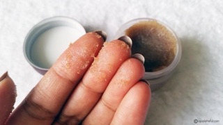 Tẩy da chết môi Fresh Sugar Lip Polish
