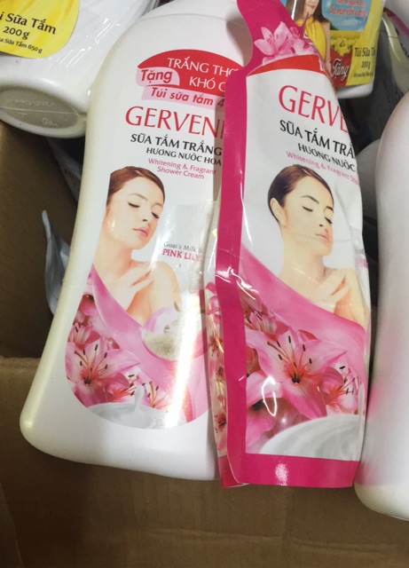 Sữa tắm Gervenne 900 kẹp túi sữa tắm gói 450g