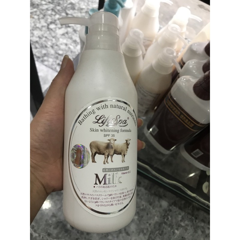Sữa tắm cừu dưỡng da trắng sáng Nhật Bản 500ml(ảnh shop tự chụp )