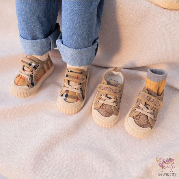 Giày Vải Canvas Đế Mềm In Họa Tiết Thời Trang Hàn Quốc Dễ Thương Thoải Mái Cho Bé