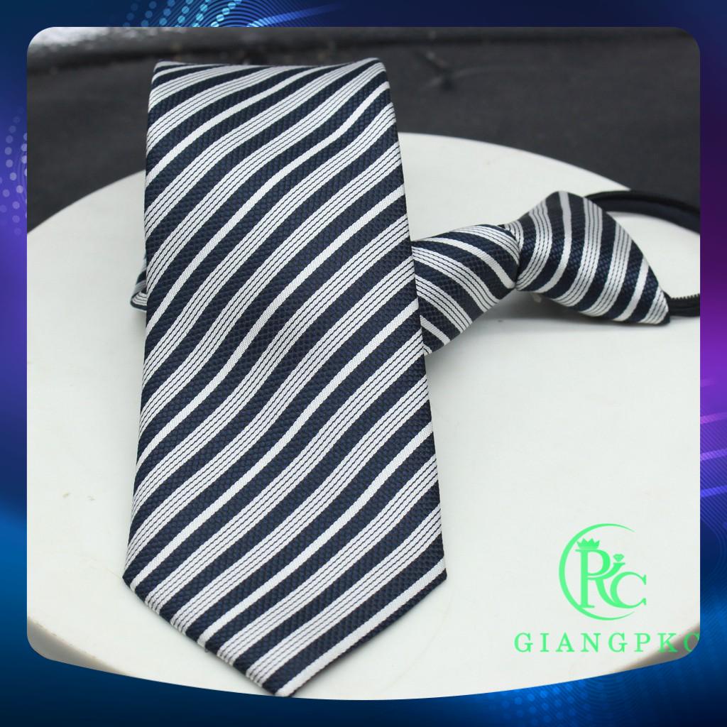 Cà vạt nam 8cm thắt sẵn dây kéo tiện lợi hàng 3 lớp lót silk cavat nam trắng kẻ sọc đen Giangpkc36