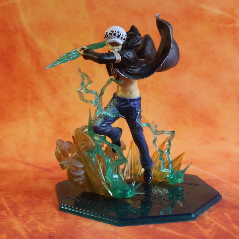 Mô hình One Piece Trafalgar D. Water Law phong cách chiến đấu