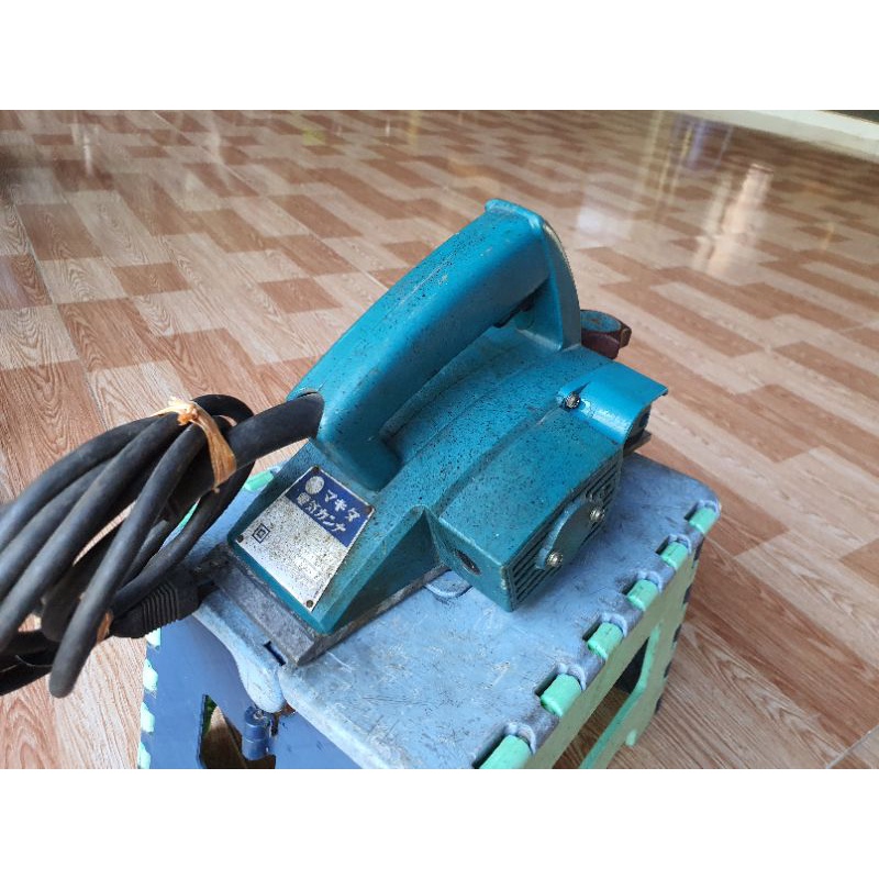 Bào gỗ Makita nội địa Nhật điện 100 volt,580w