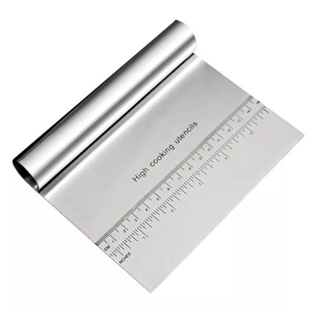 Dụng cụ cắt bột inox có vạch chia (M0103)