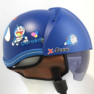 Nón bảo hiểm trẻ em siêu dễ thương - Xteen dấu kính - Tem Doreamon (có nhiều mầu)