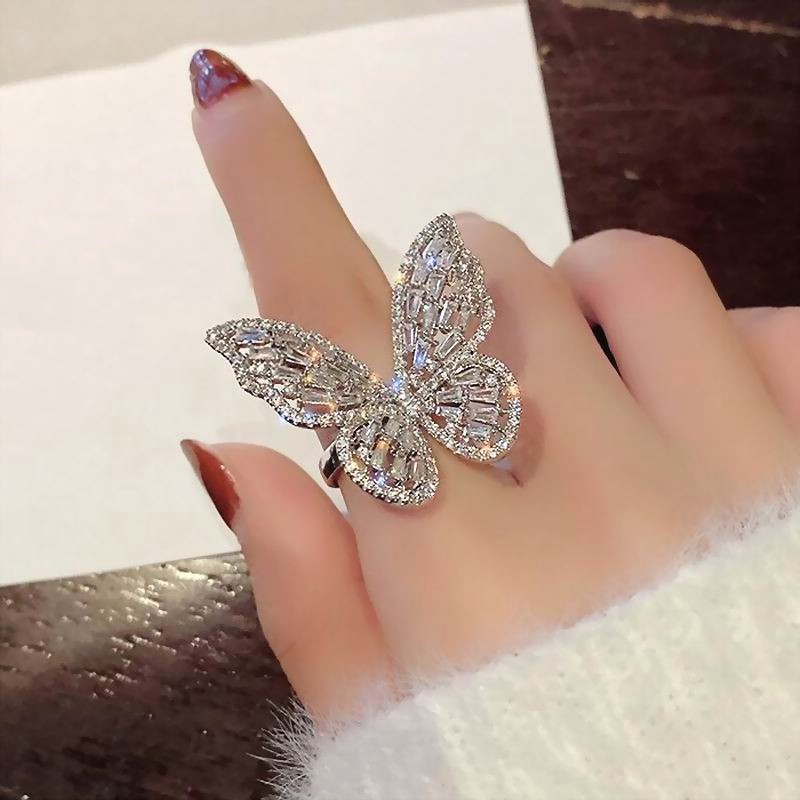 Nhẫn ETRENDY mặt bướm phối đá có thể điều chỉnh kích cỡ