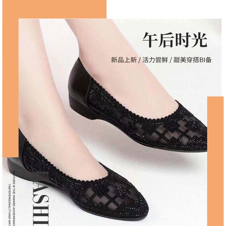 Giày Sandal Da Mềm Đế Bằng Chống Trượt Phối Lưới Thời Trang Cho Phụ Nữ Trung Niên