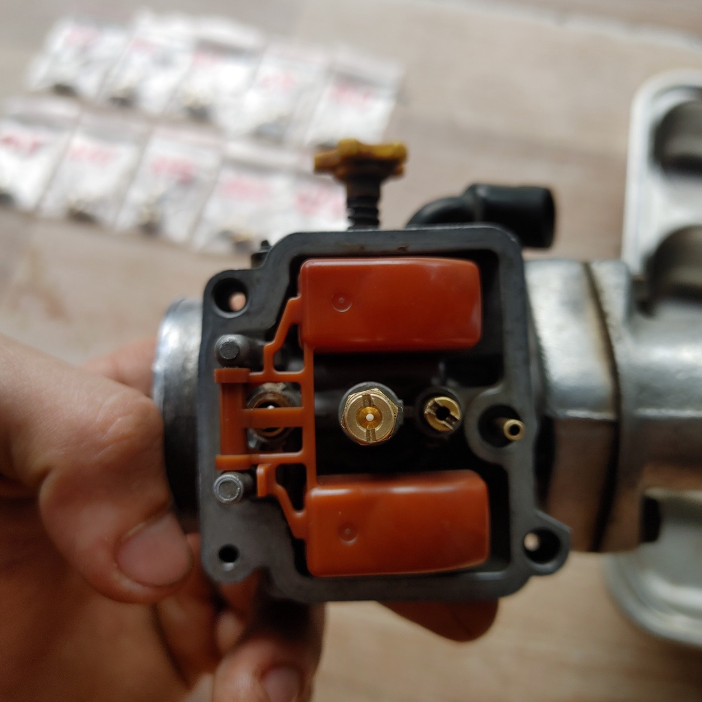 Béc xăng canh bình Bông Mai - Đít Gài