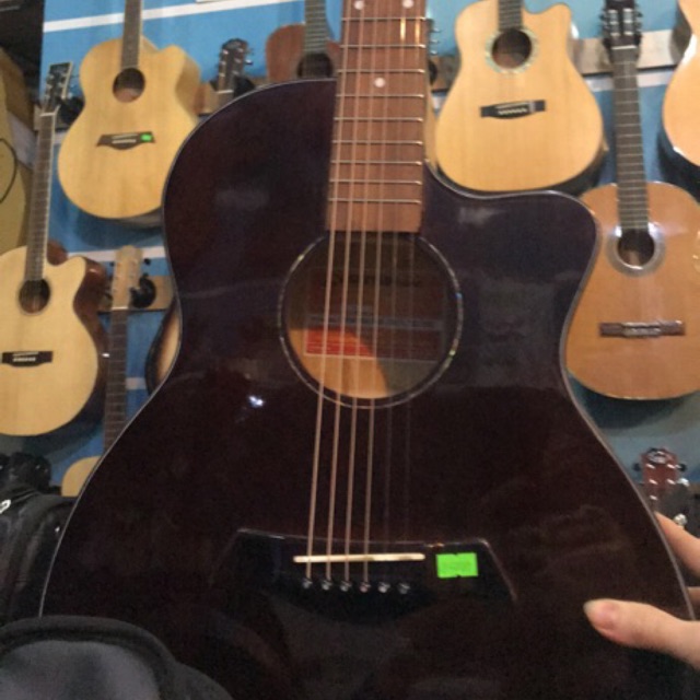 Đàn Guitar Acoustic Sài Gòn. Đàn guitar giá rẻ chuẩn đệm hát cho người muốn tập chơi.