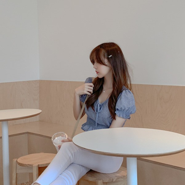 Áo nữ tay ngắn kiểu dáng dễ thương | BigBuy360 - bigbuy360.vn