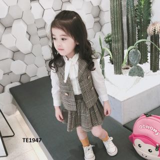Set áo gile kèm chân váy sơ mi