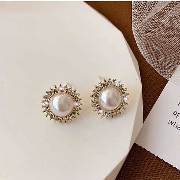 Bông tai ngọc trai tinh tế