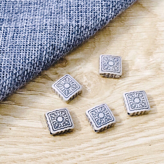 Charm bạc vuông - MH030