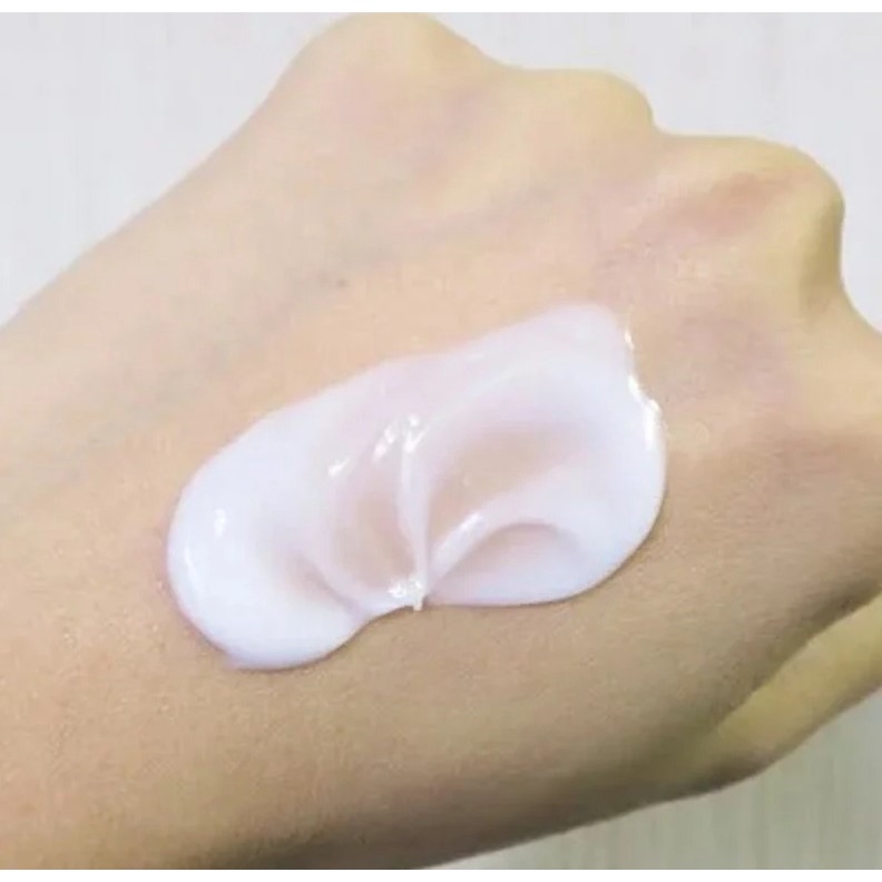 Kem Dưỡng Trắng Da Siêu Dưỡng Ẩm Chiết Xuất Từ Ý Dĩ Hatomugi Moisturizing