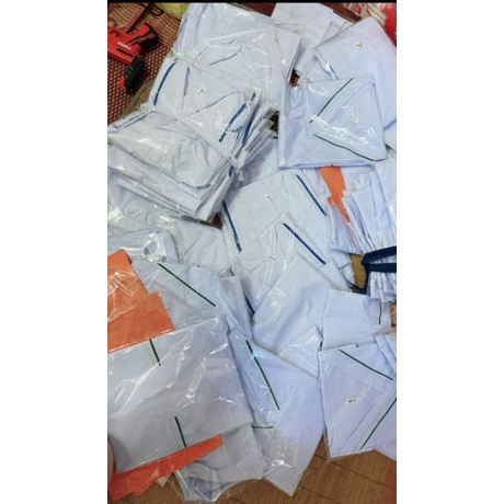 Áo trắng blu. | BigBuy360 - bigbuy360.vn