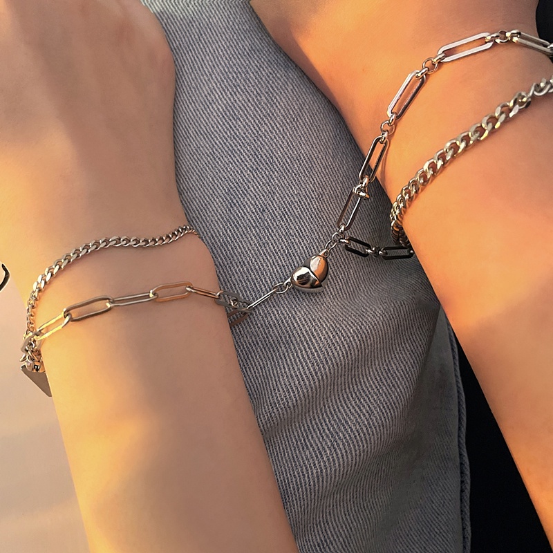 Vòng tay AY hai lớp từ tính mặt hình trái tim hút nhau cho cặp đôi