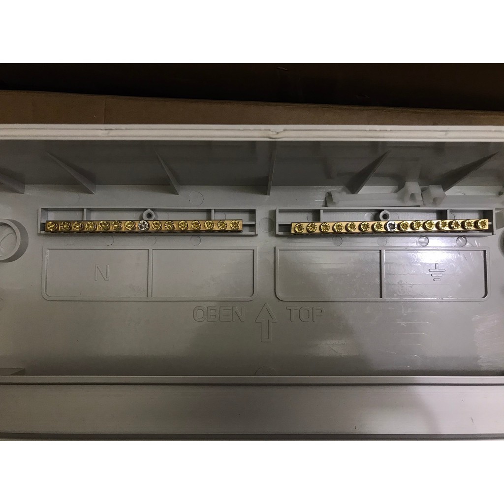 [SUNTREE] Vỏ tủ điện chống bụi, chống bẩn, chống nước 18 MCB SOLAR