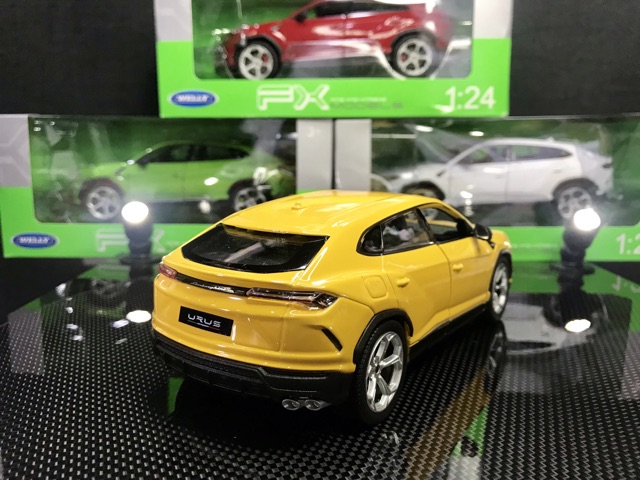 Xe Mô Hình Lamborghini Urus Tỉ lệ 1:24 hãng Welly sản xuất ( Màu Vàng )