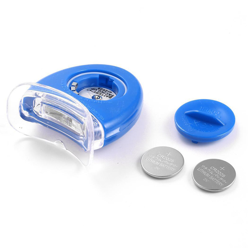 Đèn chiếu tia UV giúp làm trắng răng hiệu quả