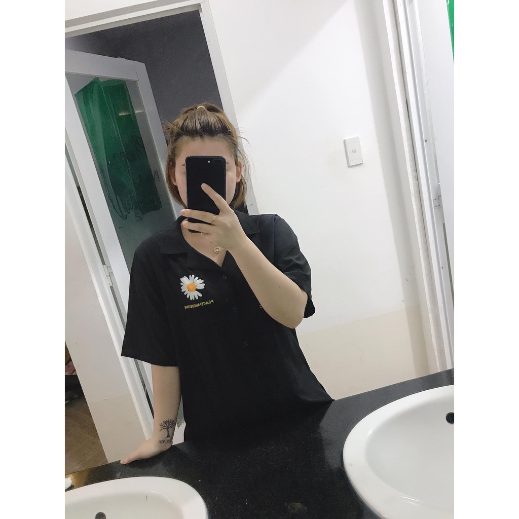 Áo Sơ Mi Tay Lỡ Cổ Vest CR MEN Hoa Cúc form rộng unisex nam nữ vải lụa Đen Trắng | BigBuy360 - bigbuy360.vn