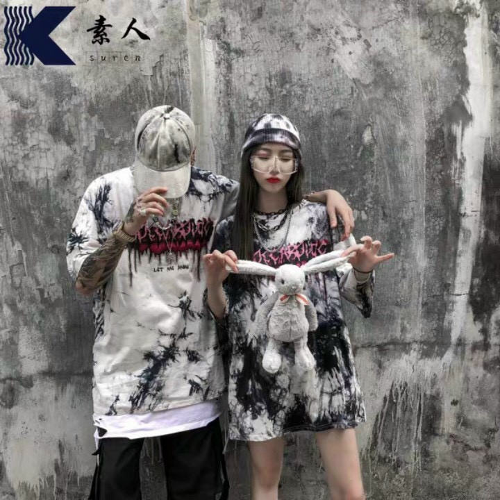 Áo Thun LOANG CHỮ ĐỎ Form Rộng Nam Nữ Hàn Quốc Tuổi Teen Cực HOT_ZUKABEO
