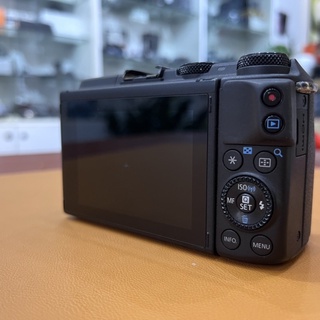 Canon M3 kèm lens 22f2