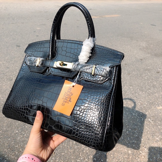 Túi hm vân rắn đen sz 30 . Ảnh thật