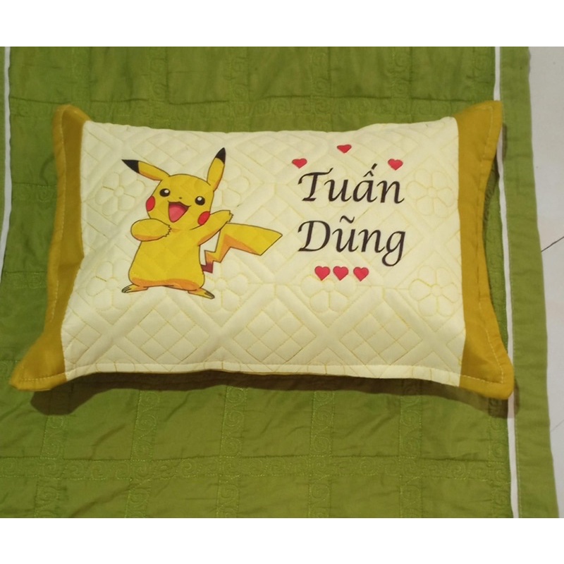 Gối in tên bé và hình ngộ nghĩnh theo tuổi và sở thích, kích thước 35.50cm