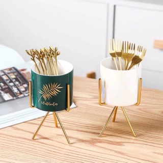 Bộ cốc kèm dĩa hình lá để bàn
