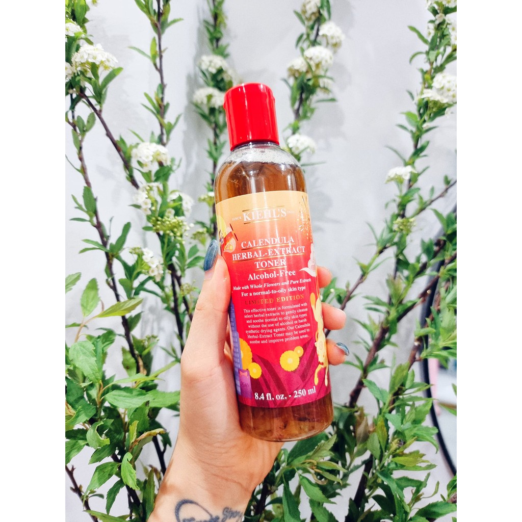 Toner hoa cúc Kiehl's Calendula Herbal Extract Alcohol-Free