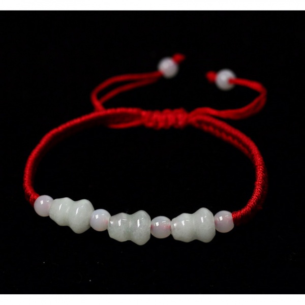 Emerald red wire bracelet 3 gourds