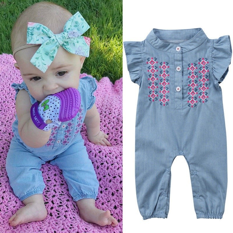 Bộ áo liền quần thêu hoa xinh xắn cho bé gái