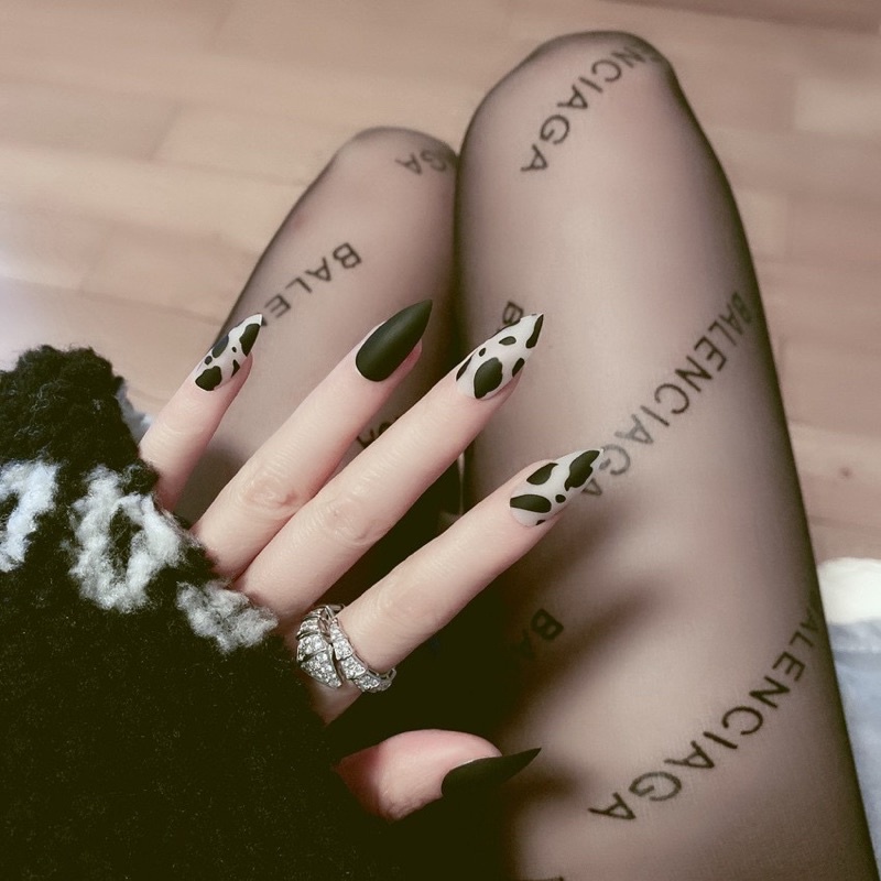 MÓNG ÚP SANG ĐEN NHÁM BÒ SỮA