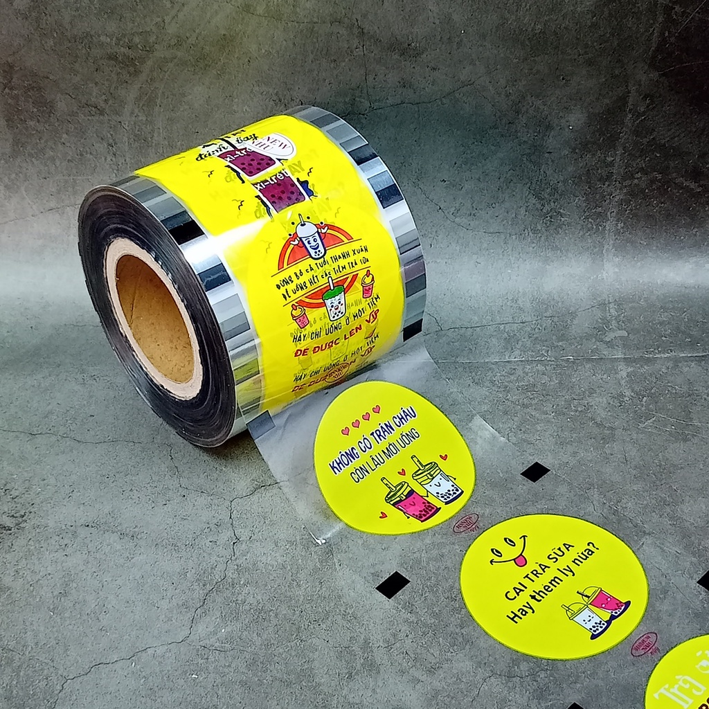 Cuộn màng ép ly nhựa, cuộn màng đóng nắp, cuộn màng dập cóc trà sữa 2400 cốc/cuộn, mẫu vàng 999