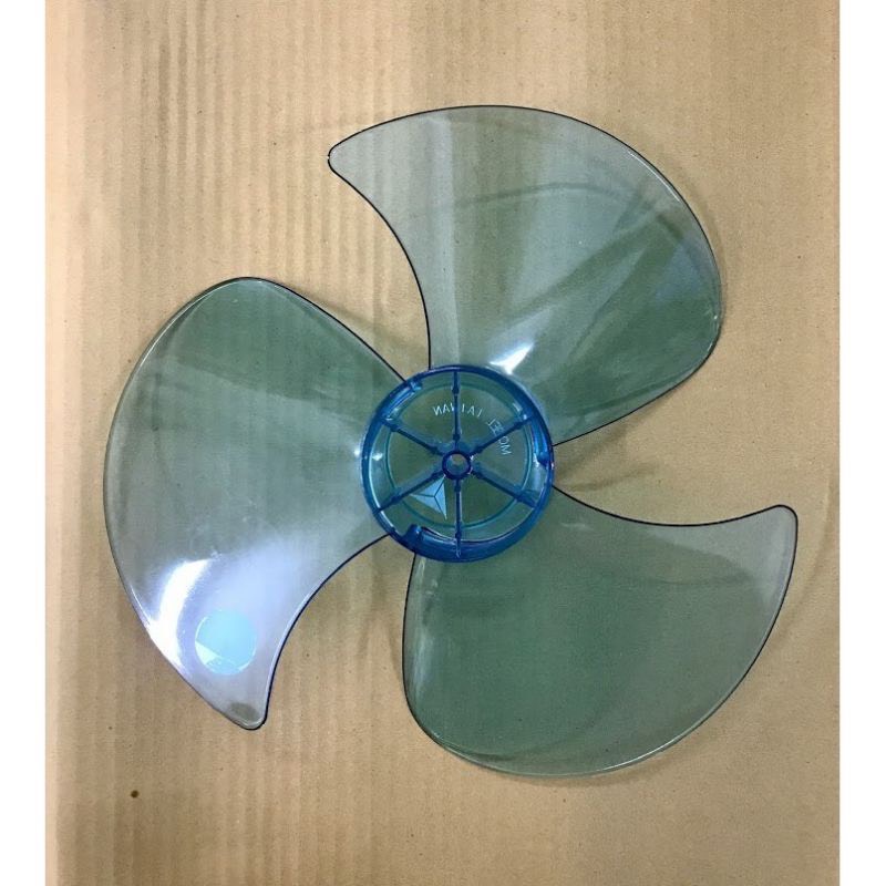 Cánh quạt B3, B4 nhựa trong