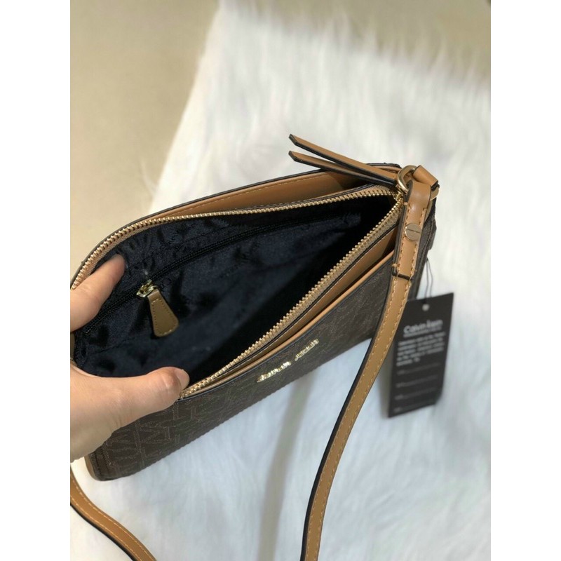 TÚI C4LVINKLEIN KẸP NÁCH