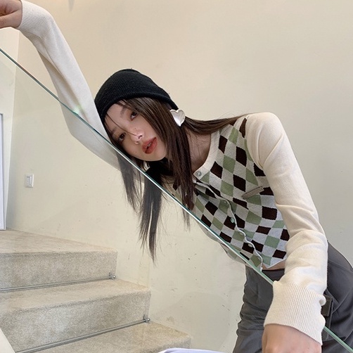 【ZHELIHANGFEI】Áo Cardigan Dệt Kim Tay Dài Eo Cao Đính Đá Trẻ Trung Quyến Rũ Dành Cho Nữ