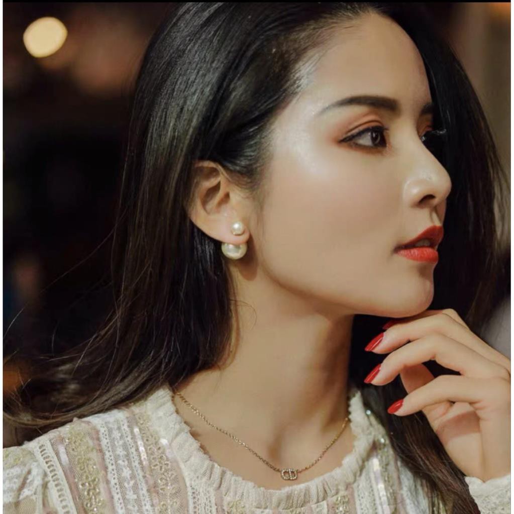 bông tai ngọc trai cao cấp , hạt trai to tròn, đều, chắc chắn sẽ làm bạn trở nên xinh đẹp lỗng lẫy giữa đám đông ạ