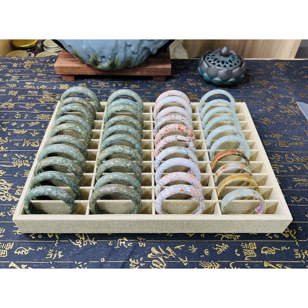 Khay vải bố dùng để đựng trang sức, phụ kiện, vòng đá sang trọng