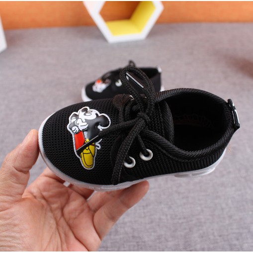 Giày sneaker trẻ em đen siêu thoáng hoa cúc Daisy - Mickey