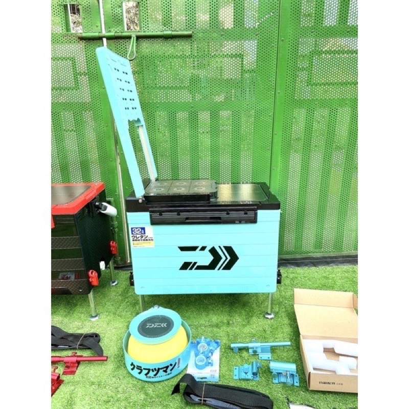 Hàng Mơi VỀ   thùng daiwa 32L cao cấp chân địa hình