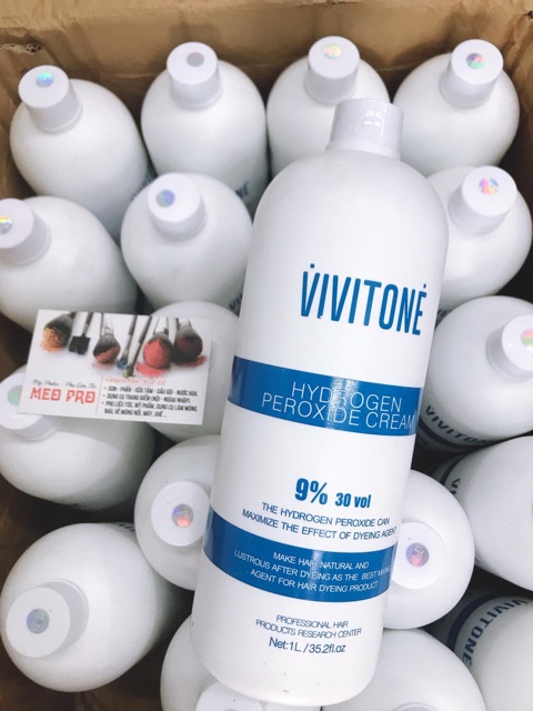 Oxy trợ nhuộm không hôi , không rát da đầu vivitone ( 1 chai 1000ml)