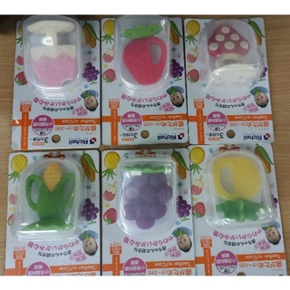 Gặm nướu silicone Richell có hộp