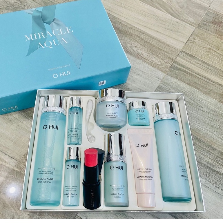 Bộ dưỡng Ohui xanh cấp nước kiềm dầu giảm mụn và thu nhỏ lỗ chân lông -  Ohui Miracle Aqua Special Set (11 SP)