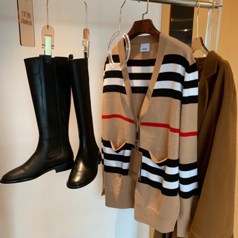 Áo khoác Cardigan BURBERRY BBR kiểu dáng hiện đại thu đông 2021