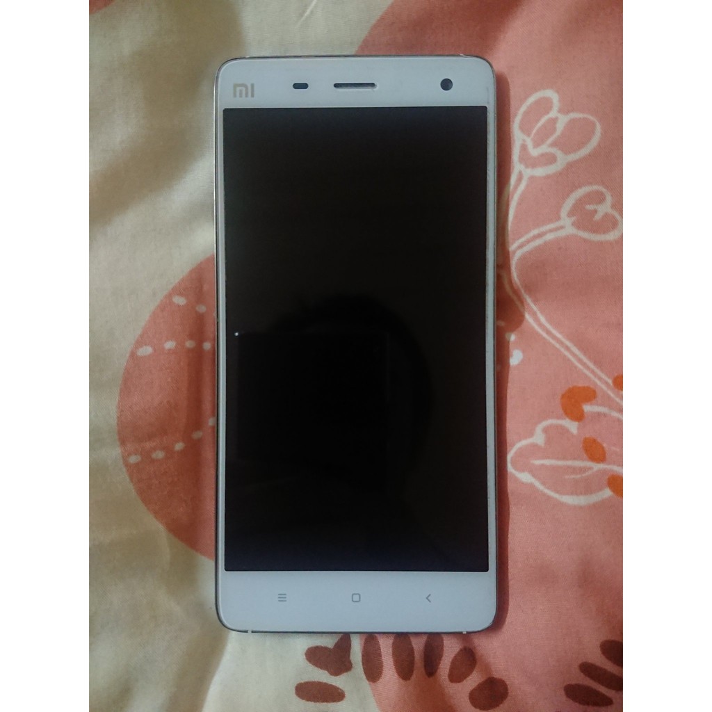Điện thoại Xiaomi Mi 4 treo logo