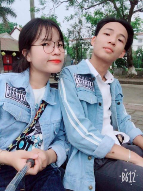 Áo khoác jeans unisex , có video, hình thật, có túi trong, lô gô thêu | BigBuy360 - bigbuy360.vn