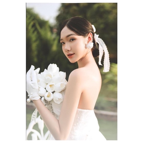 Hoa cầm tay cô dâu - bông to