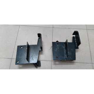 Phụ tùng ô tô Chân giá bắt lốc điều hòa độ chế sanden 507 + 508 Hino500 tải hỗ trợ lắp đặt thay thế tại hà nội